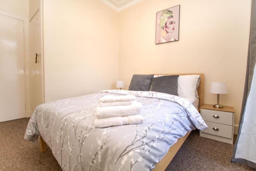 אברדין Gustina Lodge מראה חיצוני תמונה
